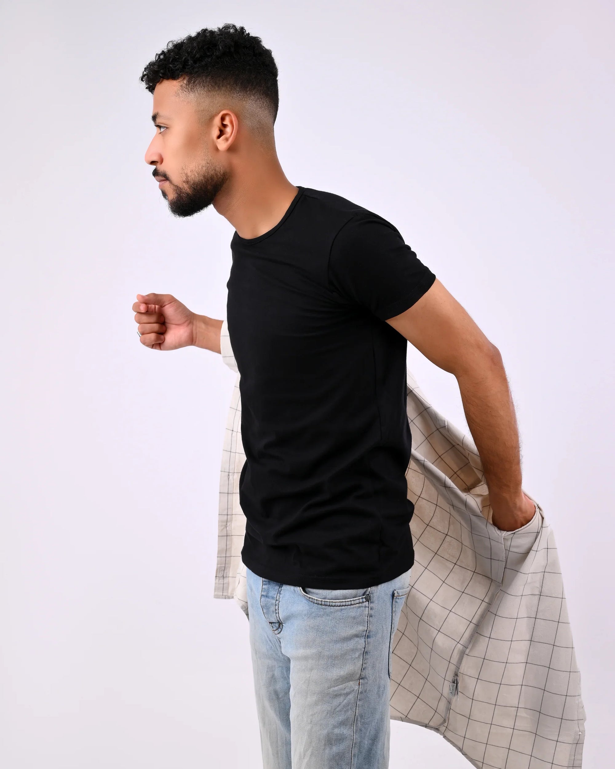 تيشيرت نص كم رجالي قطن أسود بياقة دائرية