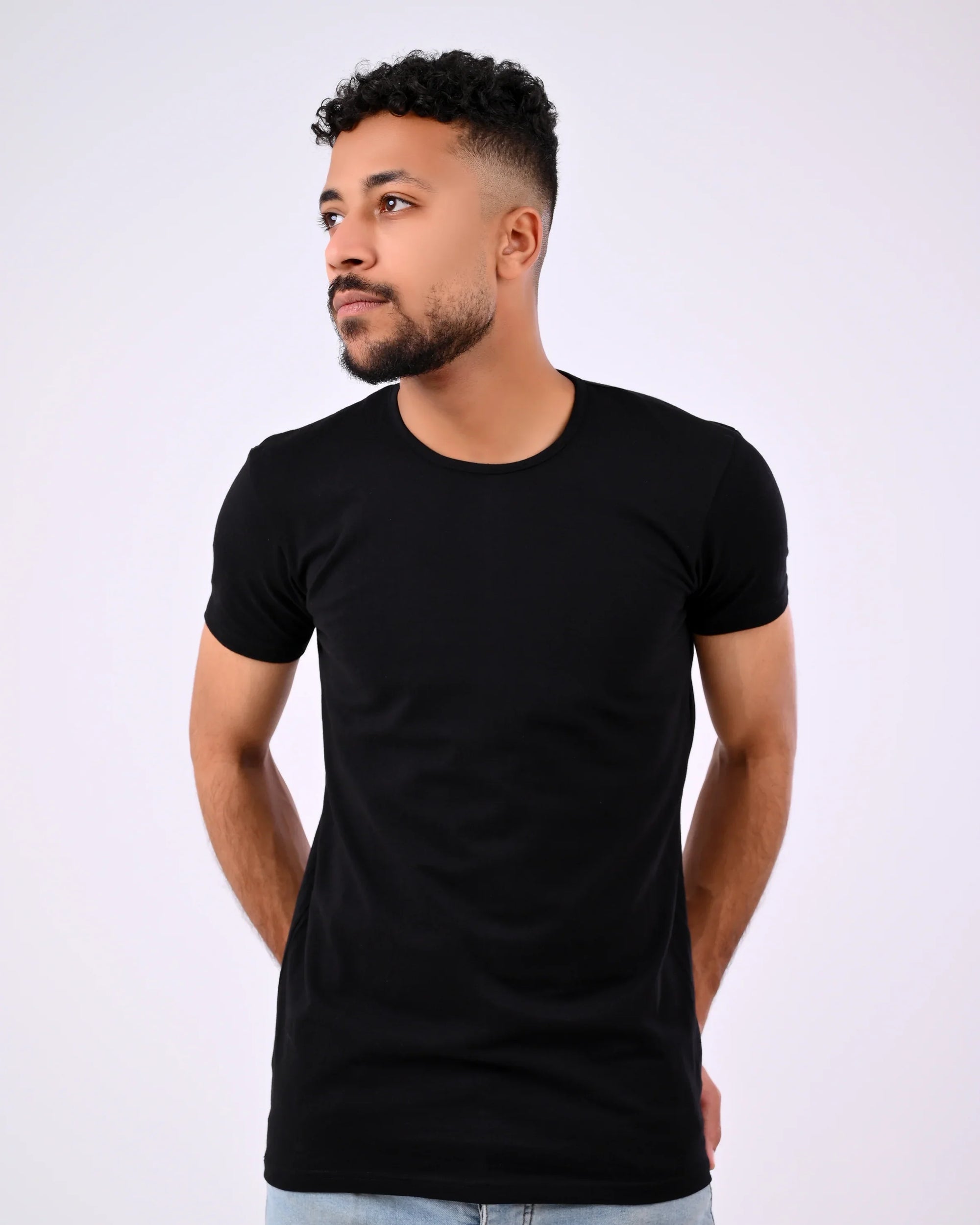 تيشيرت نص كم رجالي قطن أسود بياقة دائرية